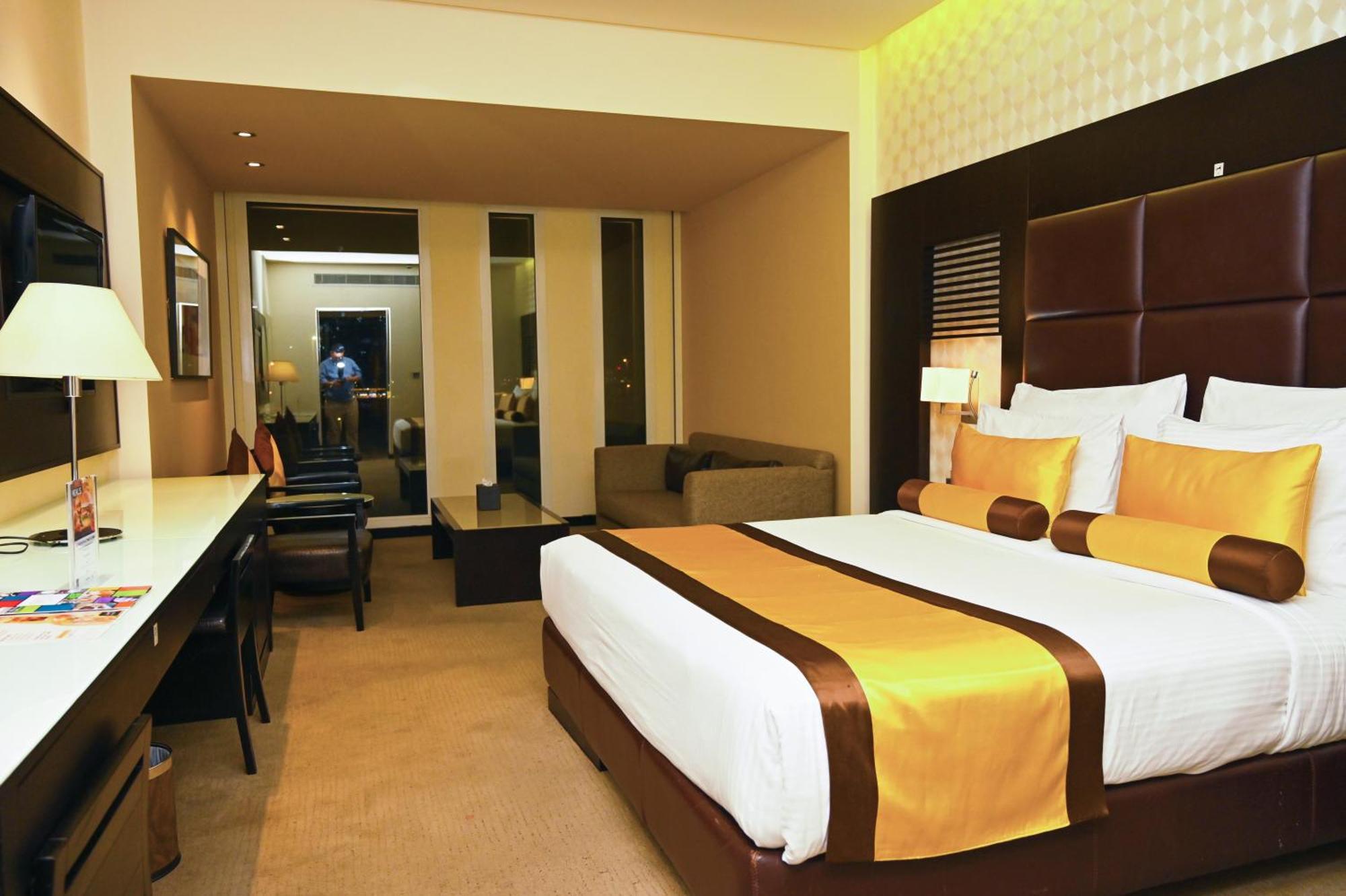 Hues Boutique Hotel Dubaï Extérieur photo